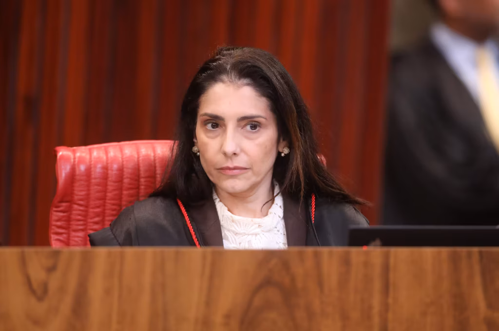 Vídeo em que Estela Aranha declara voto em Lula em 2022 voltou a circular após decisão da ministra sobre o debate da Globo.