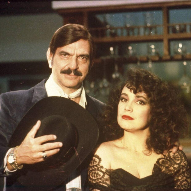 ‘Roque Santeiro’ retorna à TV Globo na ‘Edição Especial’ em ano de Jubileu de Esmeralda Lima Duarte, Regina Duarte (Sinhozinho Malta, Viúva Porcina) Globo/Divulgação.