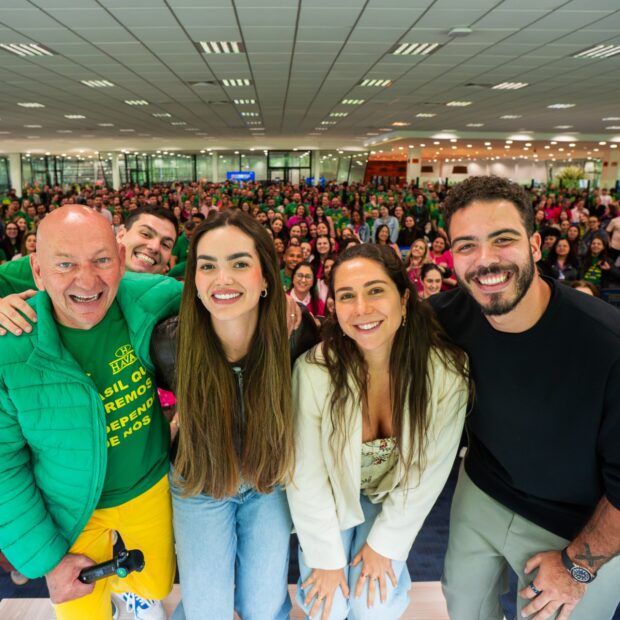 Ronaldo Nazário, Suzanna Freitas e Carol Portaluppi desembarcaram em Santa Catarina para uma nova campanha da Havan.