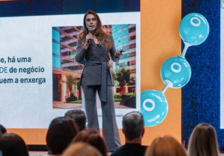 Cibele Luziê reúne empresários no Royal Tulip em Brasília e apresenta estratégias de gestão, processos e expansão com autonomia operacional.