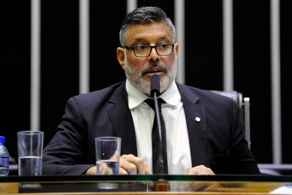 Frota conciliará a carreira artística com o mandato de vereador em Cotia