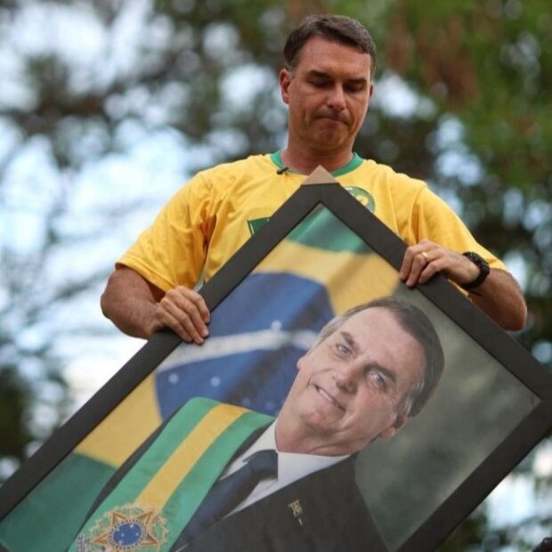 flavio bolsonaro e jair bolsonaro