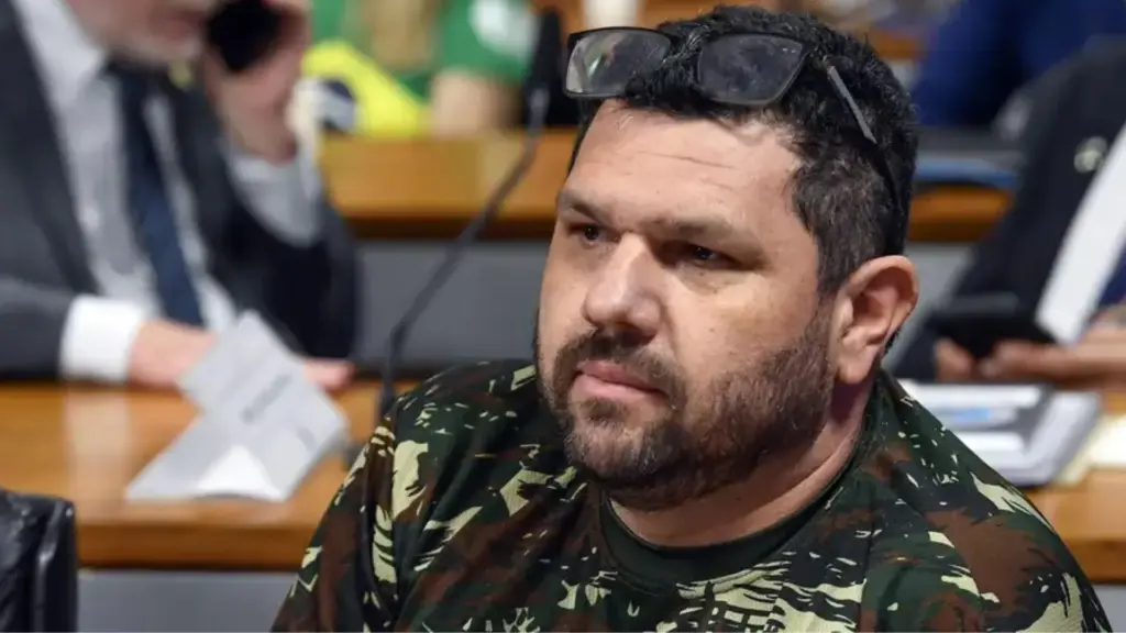 Oswaldo Eustáquio classificou a decisão como um “primeiro passo” para retornar ao Brasil.