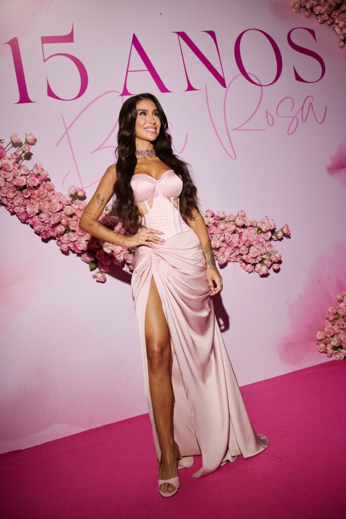 Bianca Andrade usava uma tábua de passar roupa como tripé no início da carreira e hoje mira faturamento de R$ 400 milhões - Créditos: @luisaferraz