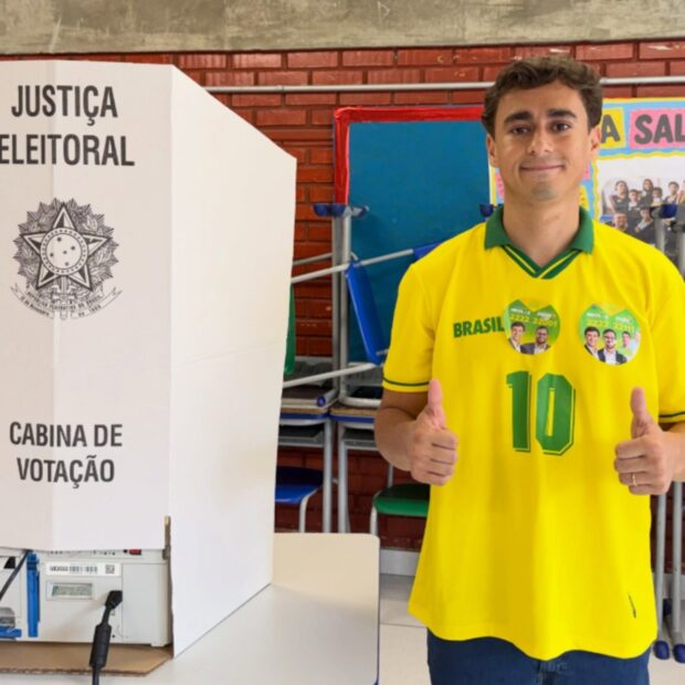 Nikolas Ferreira durante a campanha eleitoral que terminou com votação histórica