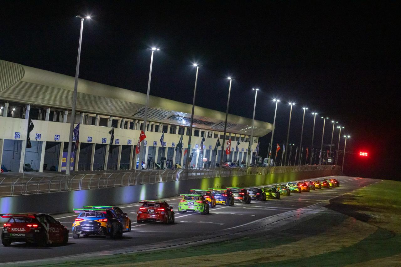 A AMG Cup Brasil retorna ao Autódromo Internacional Zilmar Beux, em Cascavel, nos dias 16 e 17 de outubro - Crédito - Vanderley Soares