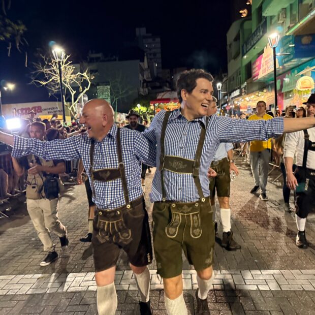 Luciano Hang e Celso Portiolli participarão juntos do desfile da 41ª Oktoberfest de Blumenau, neste sábado (10).