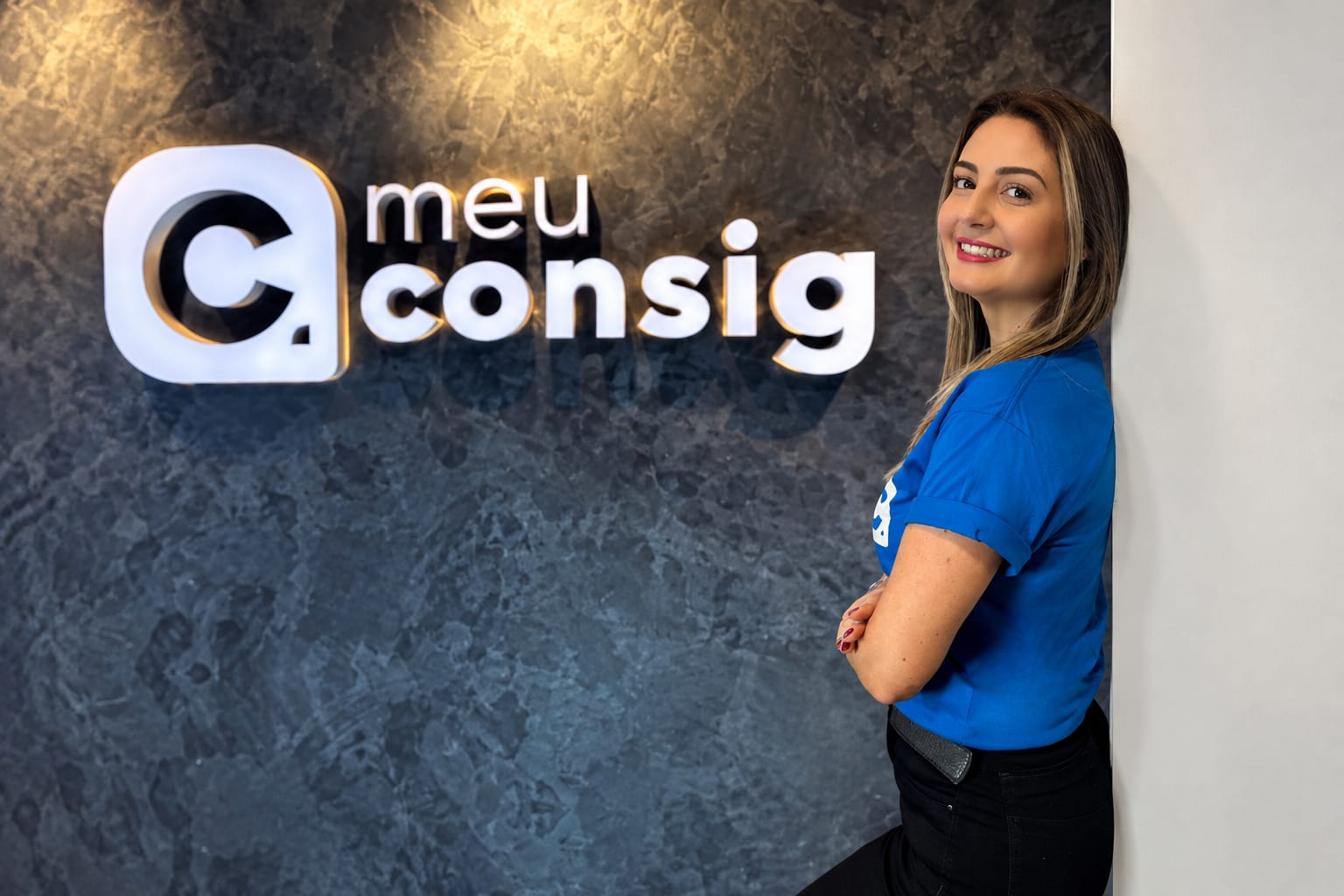 Talita Gonçalves, diretora do Meu Consig, explica as regras do crédito consignado CLT, garantias do FGTS e retenção em rescisões de demissão