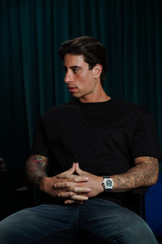 Ionathan Palatnik também atua na CAPITAL, gravadora boutique que firmou parceria com a Warner Music Brasil em 2026.