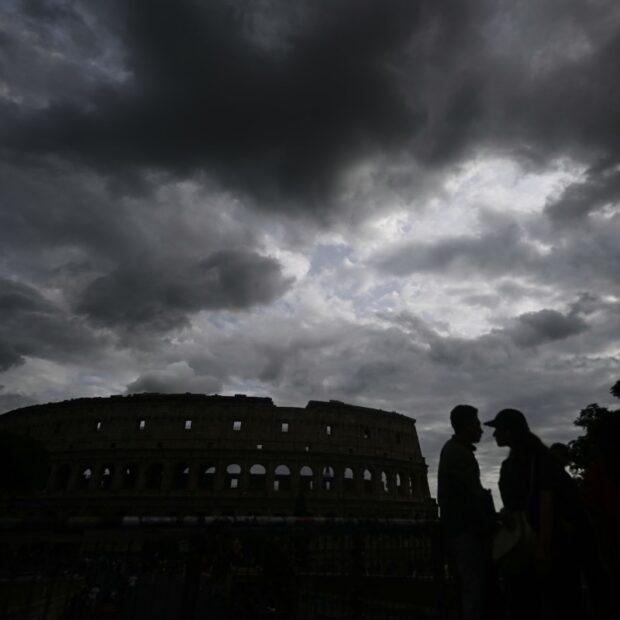 2nd level of rome's colosseum closed after worker death