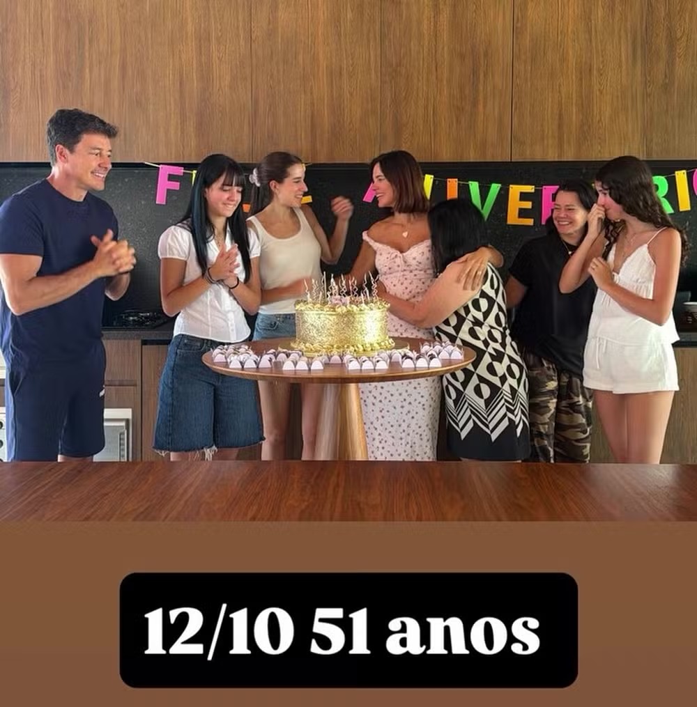 O casal é pai de Clara, Maria e Helena