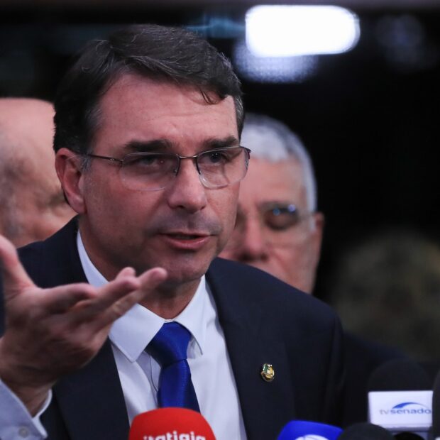 flavio bolsonaro ebc 41173327