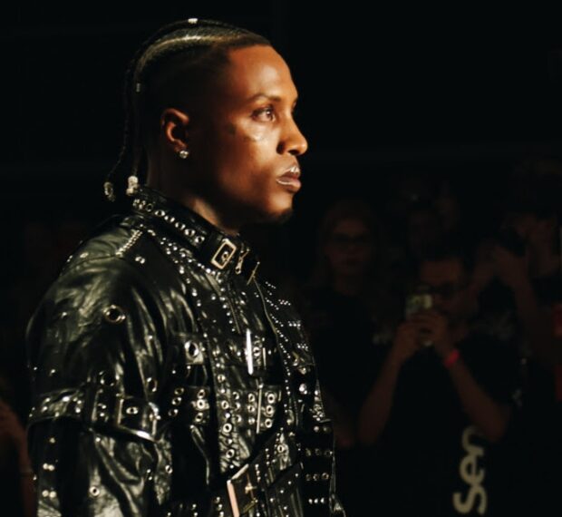 Kayblack vira o Vampiro da Turma do Penadinho na passarela da SPFW - Crédito: vicb__