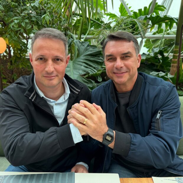 derrite e flávio bolsonaro