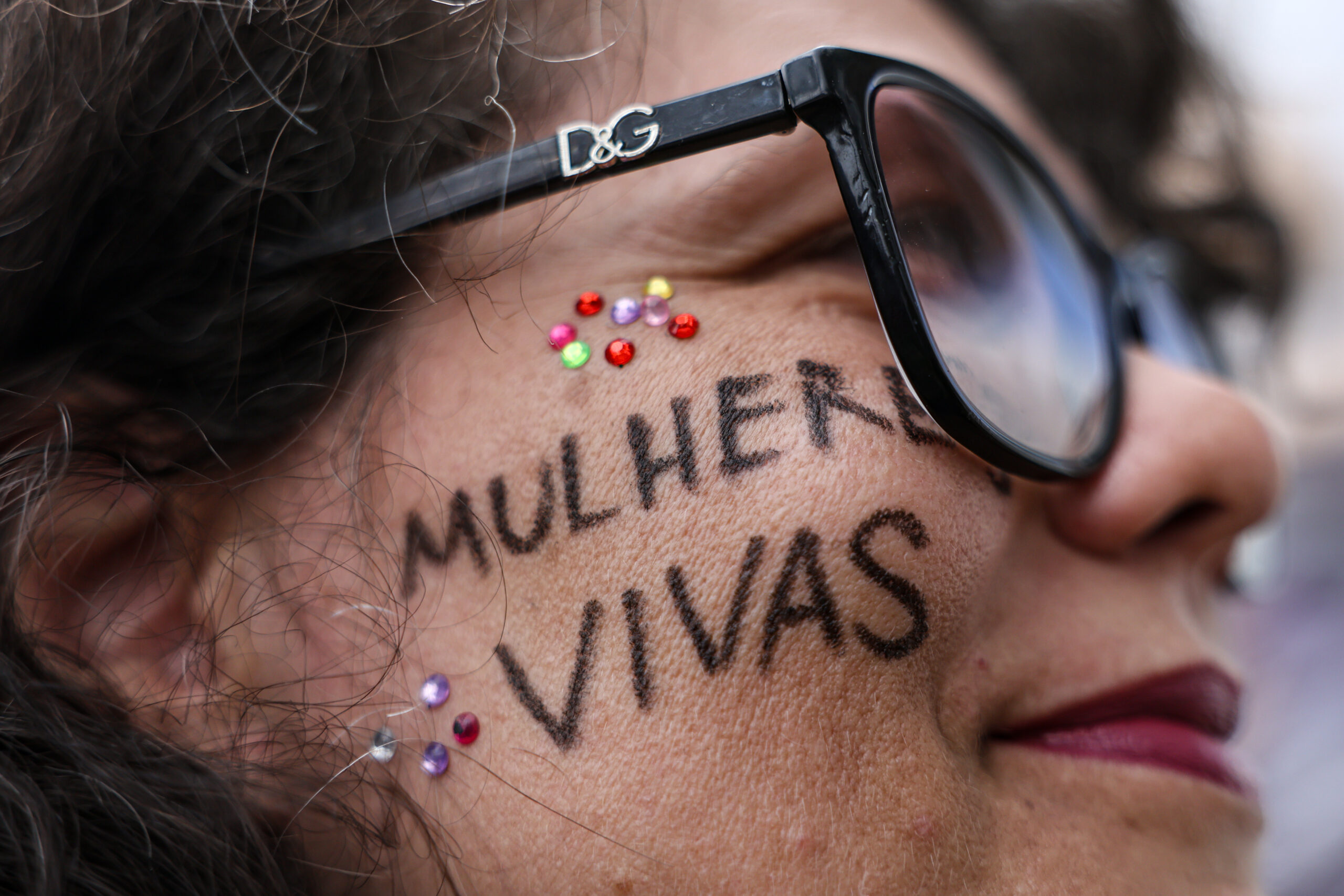 brasília (df), 07/12/2025 o levante mulheres vivas realiza ato na área central de brasília para denunciar o feminicídio e todas as formas de violência contra mulheres. foto: marcelo camargo/agência brasil