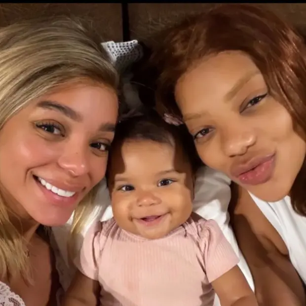 Brunna Gonçalves relatou dificuldades na alimentação da filha Zuri, fruto de seu relacionamento com Ludmilla, durante o nascimento dos dentes.