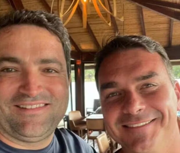 pf mira ex servidor do stj suspeito de vazar dados a advogado ligado a flávio bolsonaro