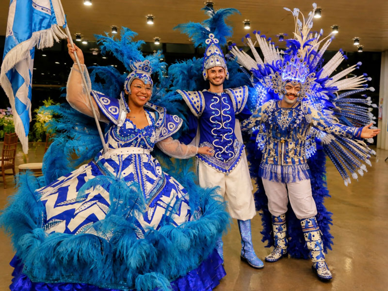 a aruc coloriu o salão e animou a festa