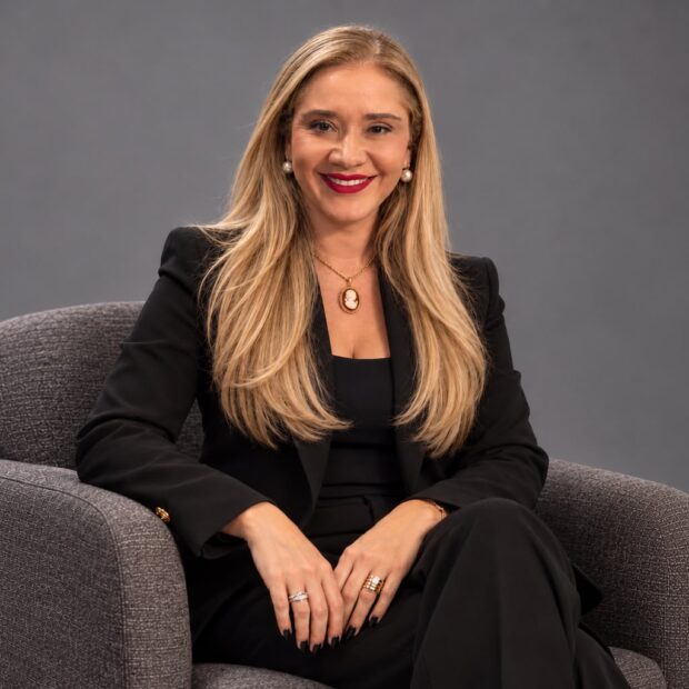 Sabrina Batista alerta sobre práticas abusivas nas matrículas escolares para 2027, orientando famílias sobre regras de inclusão e direitos educacionais.