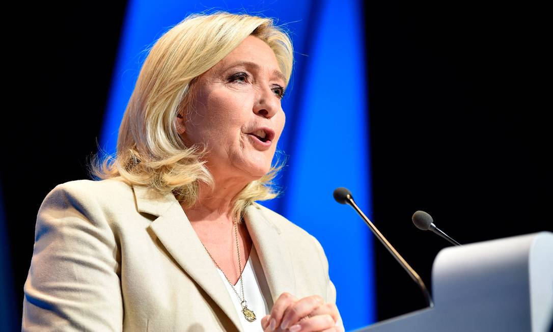 98409012 french rassemblement national rn partys presidential candidate marine le pen gives a speec