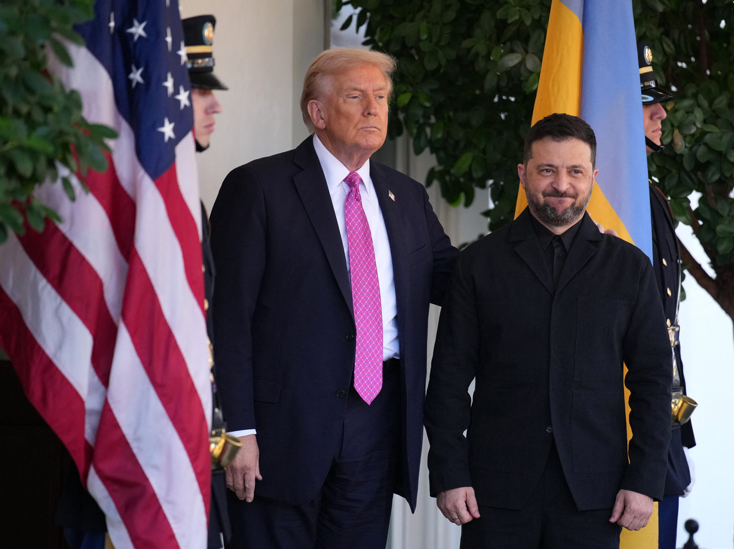 Zelensky comemora retomada do compartilhamento de informações de inteligência com os EUA