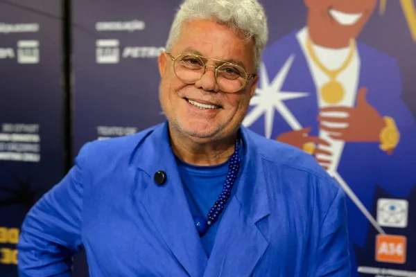 Milton Cunha também corrigiu uma informação equivocada sobre a identidade de gênero da artista.