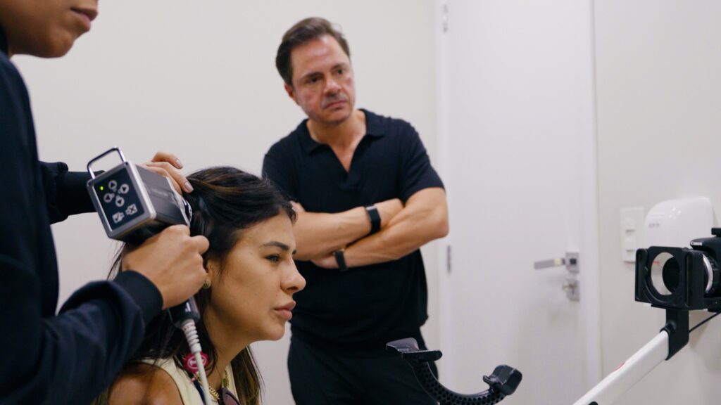 Simone Mendes aposta em novo protocolo capilar após enfrentar queda de cabelo