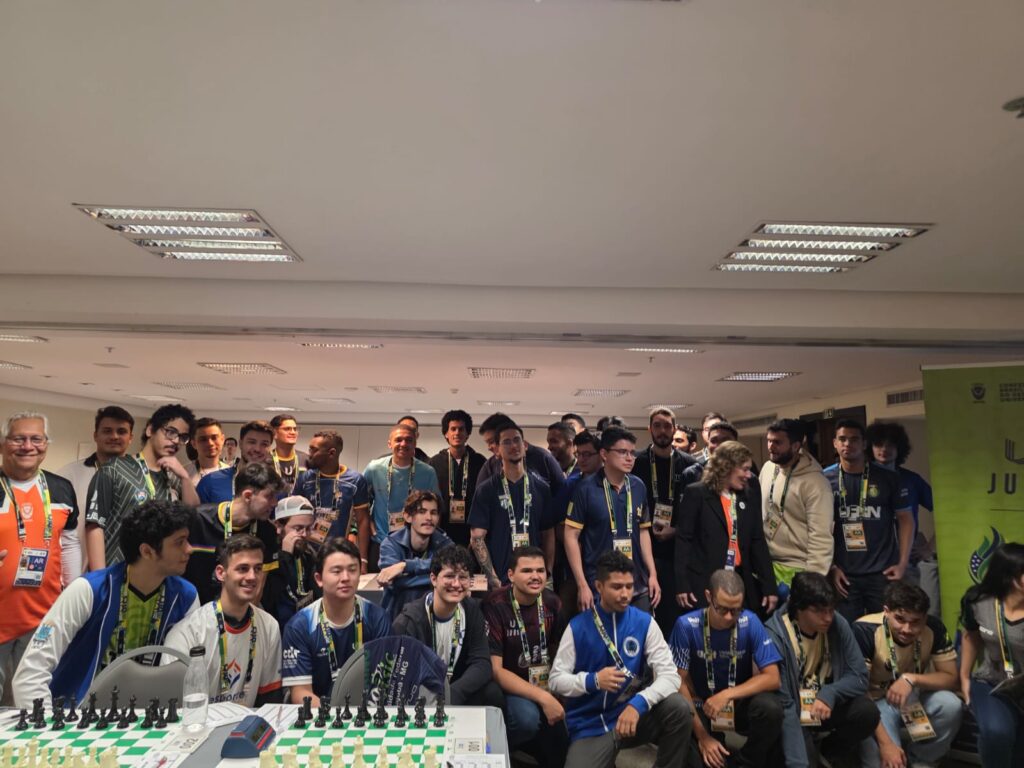 O torneio terá R$ 4 mil em premiações, divididos entre as modalidades Xadrez Rápido e Blitz.