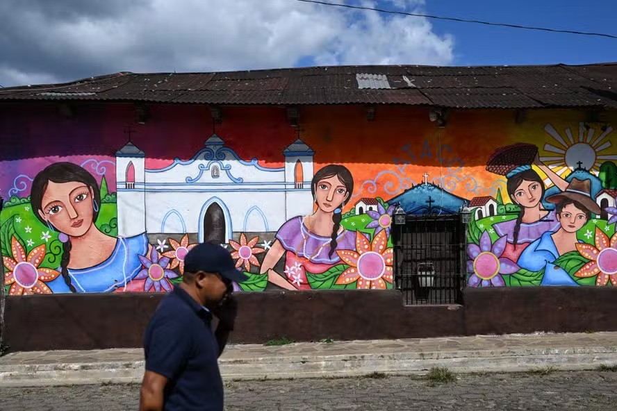 afp 20260816 c4te9kp v1 midres elsalvadorstreetartmuralfestival