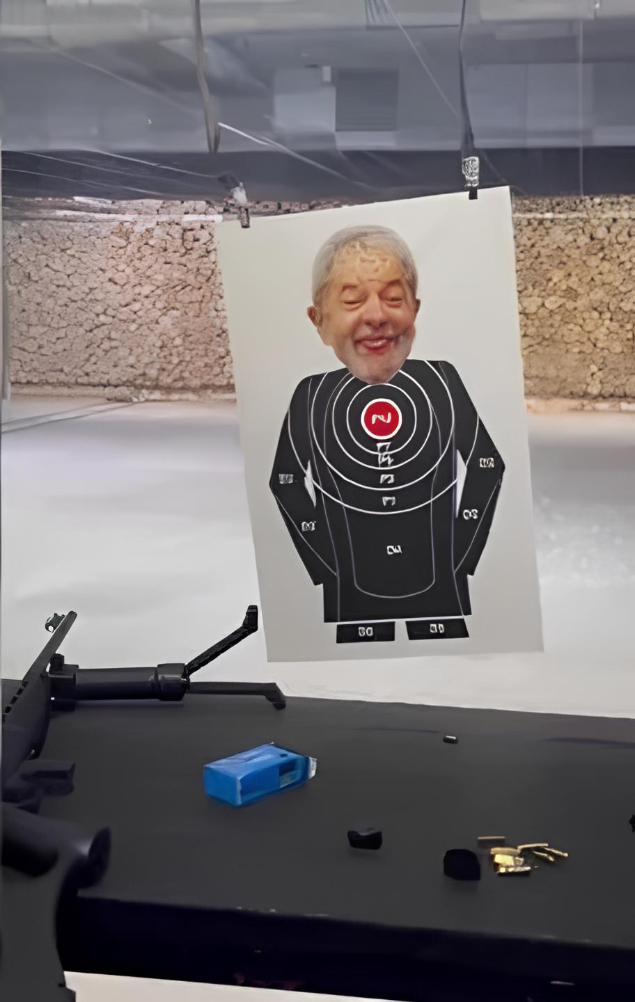 Vídeo mostra homens atirando contra imagem de Lula em clube de SP