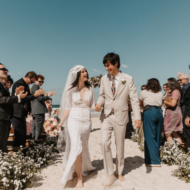 Jack Xander, filho do ator americano Steven Weber, se casou com Jade na Praia Brava, em Florianópolis - Créditos: Trentini Fotografias.
