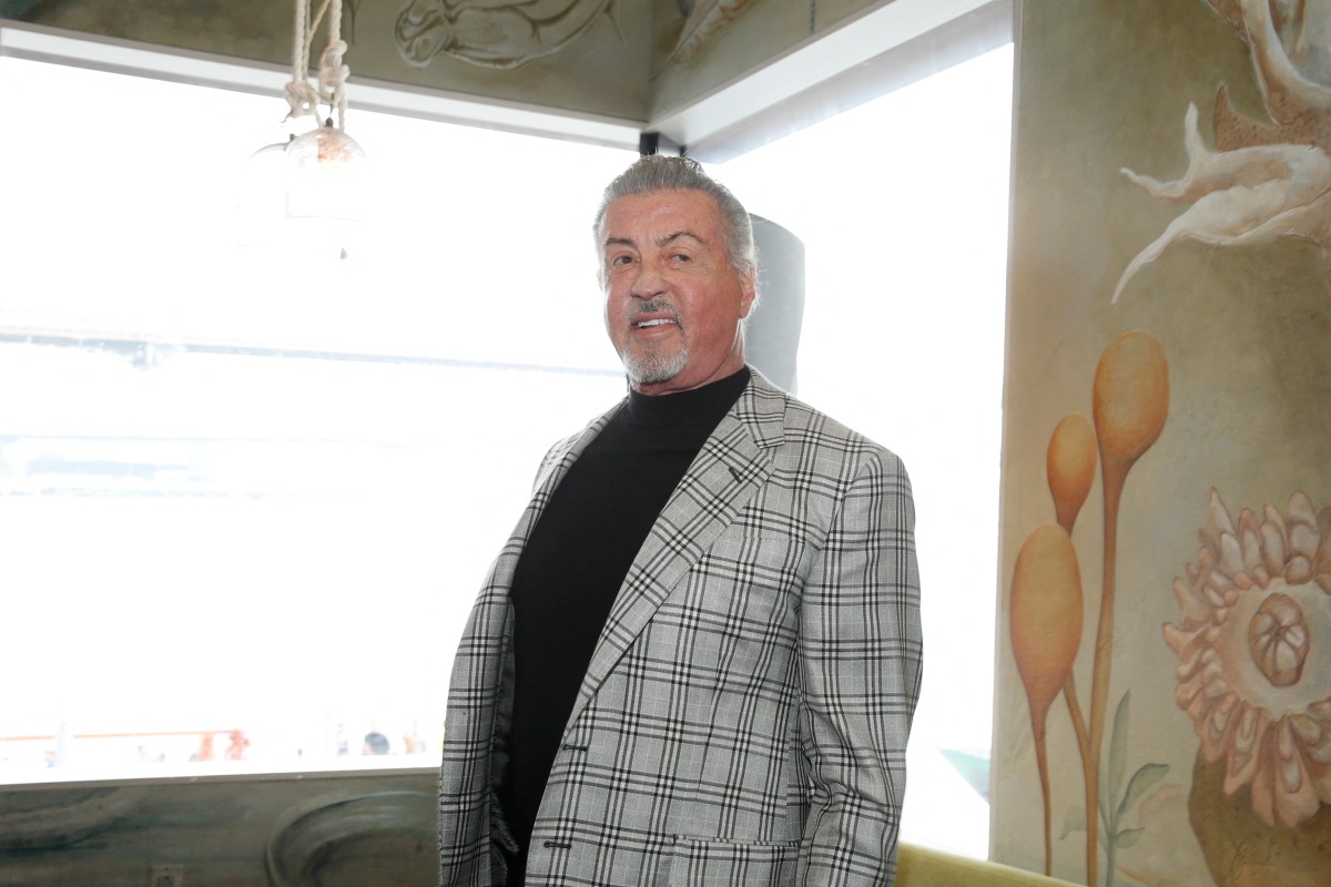 Sylvester Stallone é sincero ao comentar escalação de filha em série: ‘É claro que é nepotismo’
