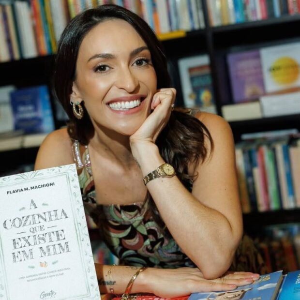 Flavia M. Machioni alcançou o primeiro lugar na lista de mais vendidos da Veja com seu livro de estreia.