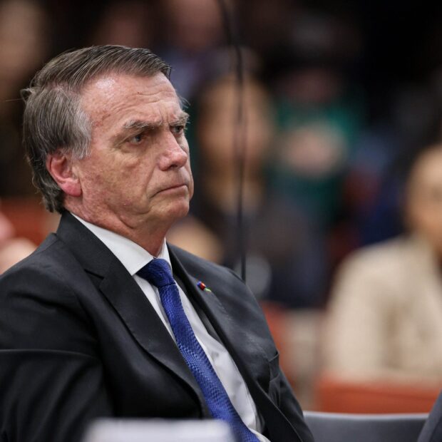Jair Bolsonaro não foi preso por desacato e segue em prisão domiciliar