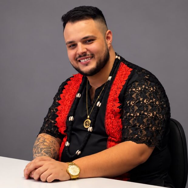 Giovani do Caveira antecipou a vitória de Lula nas eleições de 2026 em entrevistas à RedeTV! e a Felipeh Campos seis meses antes da apuração das urnas.