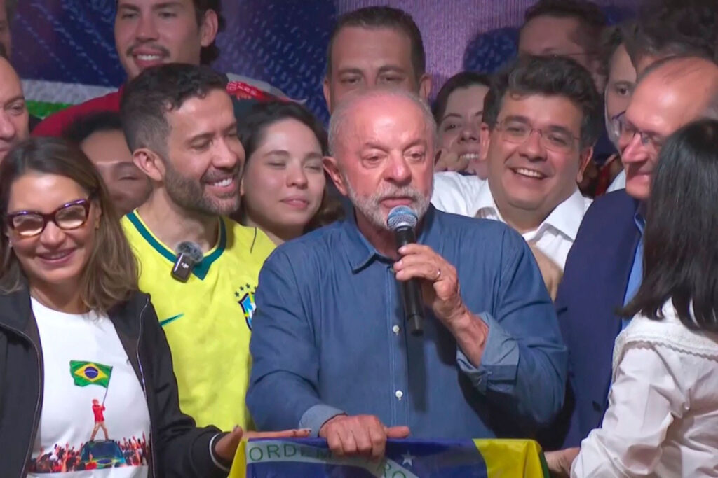 Lula durante seu primeiro pronunciamento após a reeleição. Crédito: Reprodução/Band