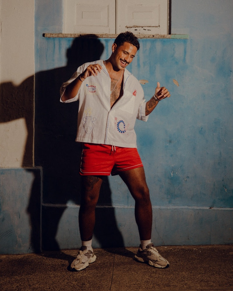 Natural da Ilha de Itaparica, Lucas Pizane inicia uma nova fase na música baiana como vocalista da Duas Medidas.