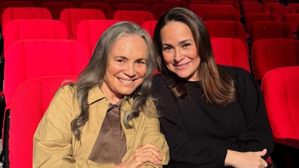 Regina Duarte e a filha já expuseram diferenças públicas sobre posicionamentos políticos 
